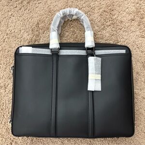 Black unisex laptop bag/briefcase